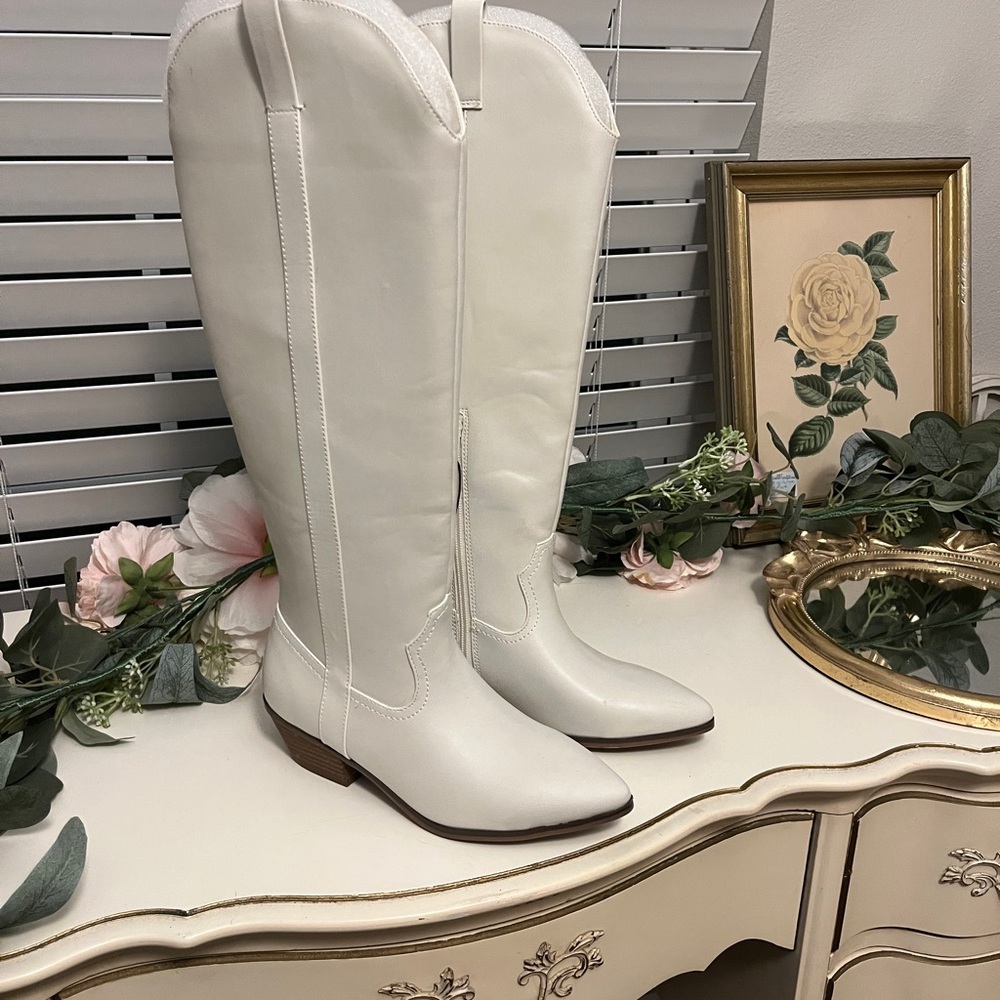 Universal Threads Knee High Boots 7